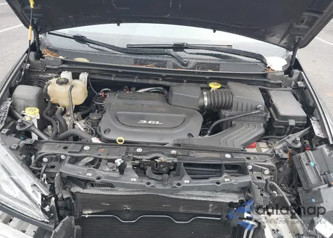 2017 Chrysler Pacifica Touring-L z USA, uszkodzony, nr VIN 2C4RC1BG4HR661353